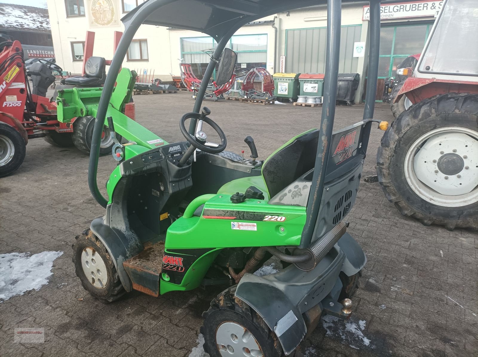 Hoflader typu Avant 220 Multifunktionslader, Gebrauchtmaschine v Tarsdorf (Obrázok 10)