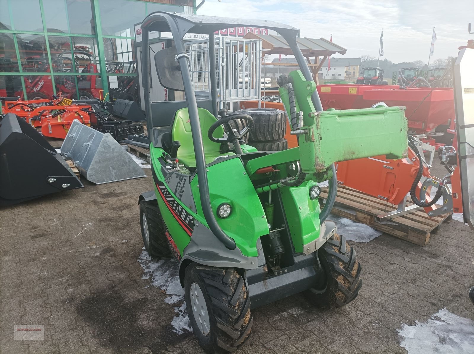 Hoflader typu Avant 220 Multifunktionslader, Gebrauchtmaschine v Tarsdorf (Obrázok 5)
