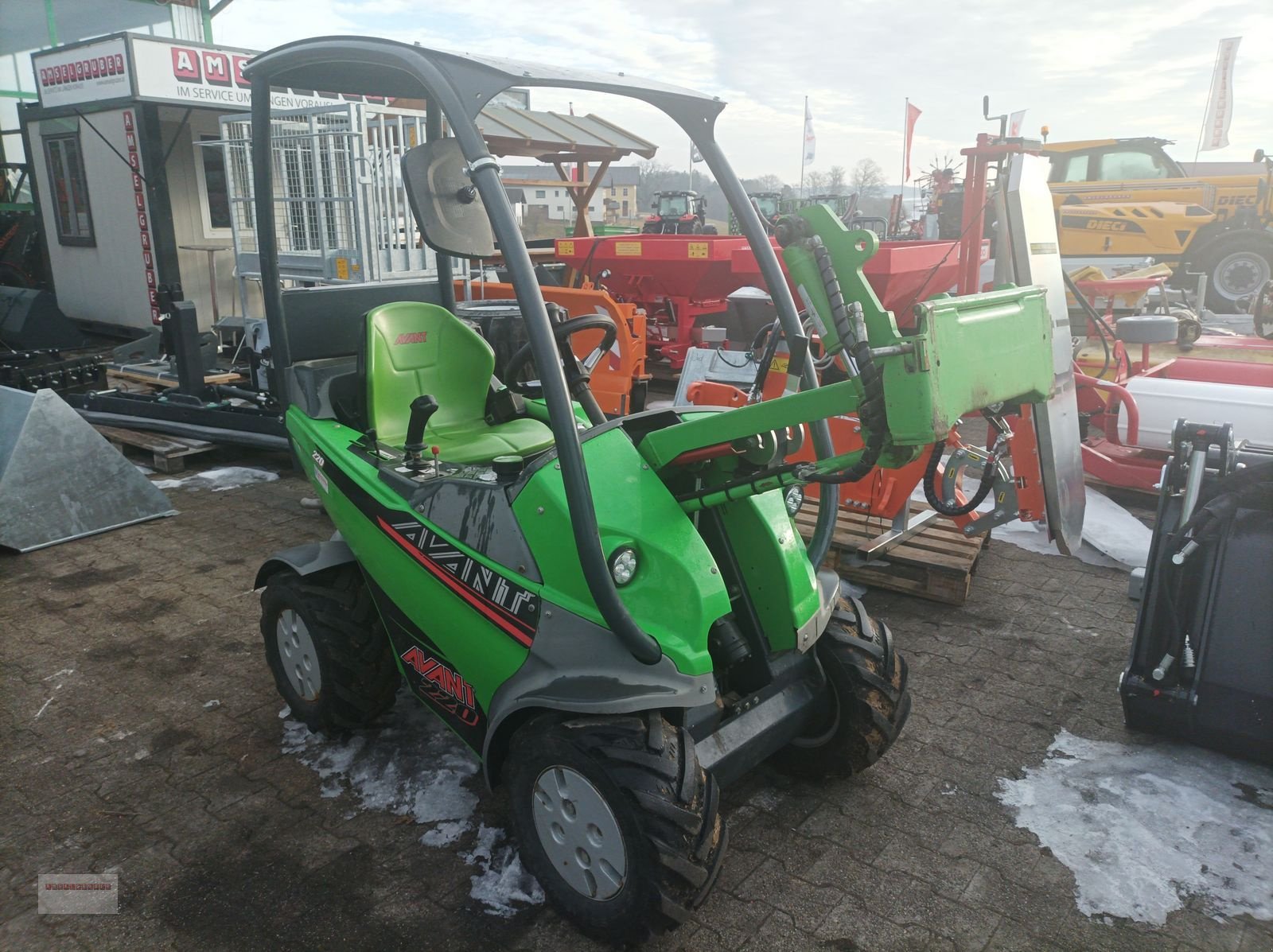 Hoflader typu Avant 220 Multifunktionslader, Gebrauchtmaschine v Tarsdorf (Obrázok 3)