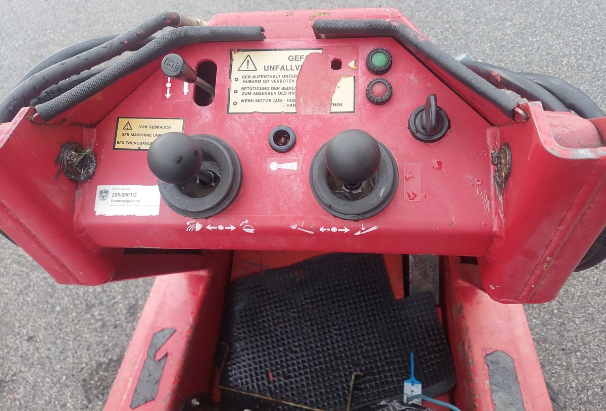 Hoflader of the type Avant 320, Gebrauchtmaschine in Hollenthon (Picture 4)