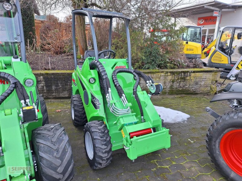 Hoflader typu Avant 423, Neumaschine v Groß-Umstadt