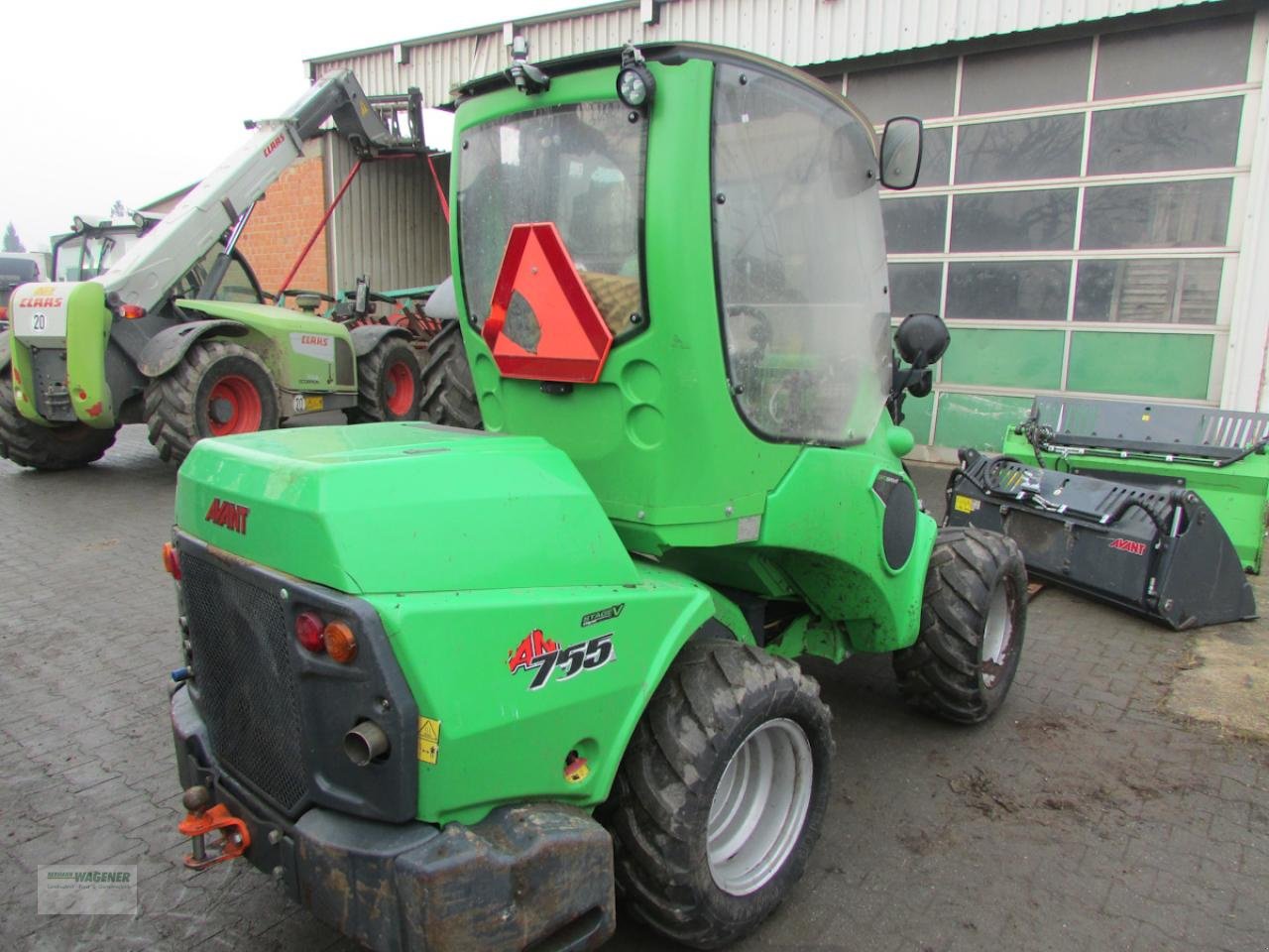 Hoflader typu Avant 755i, Gebrauchtmaschine v Bad Wildungen - Wega (Obrázek 2)