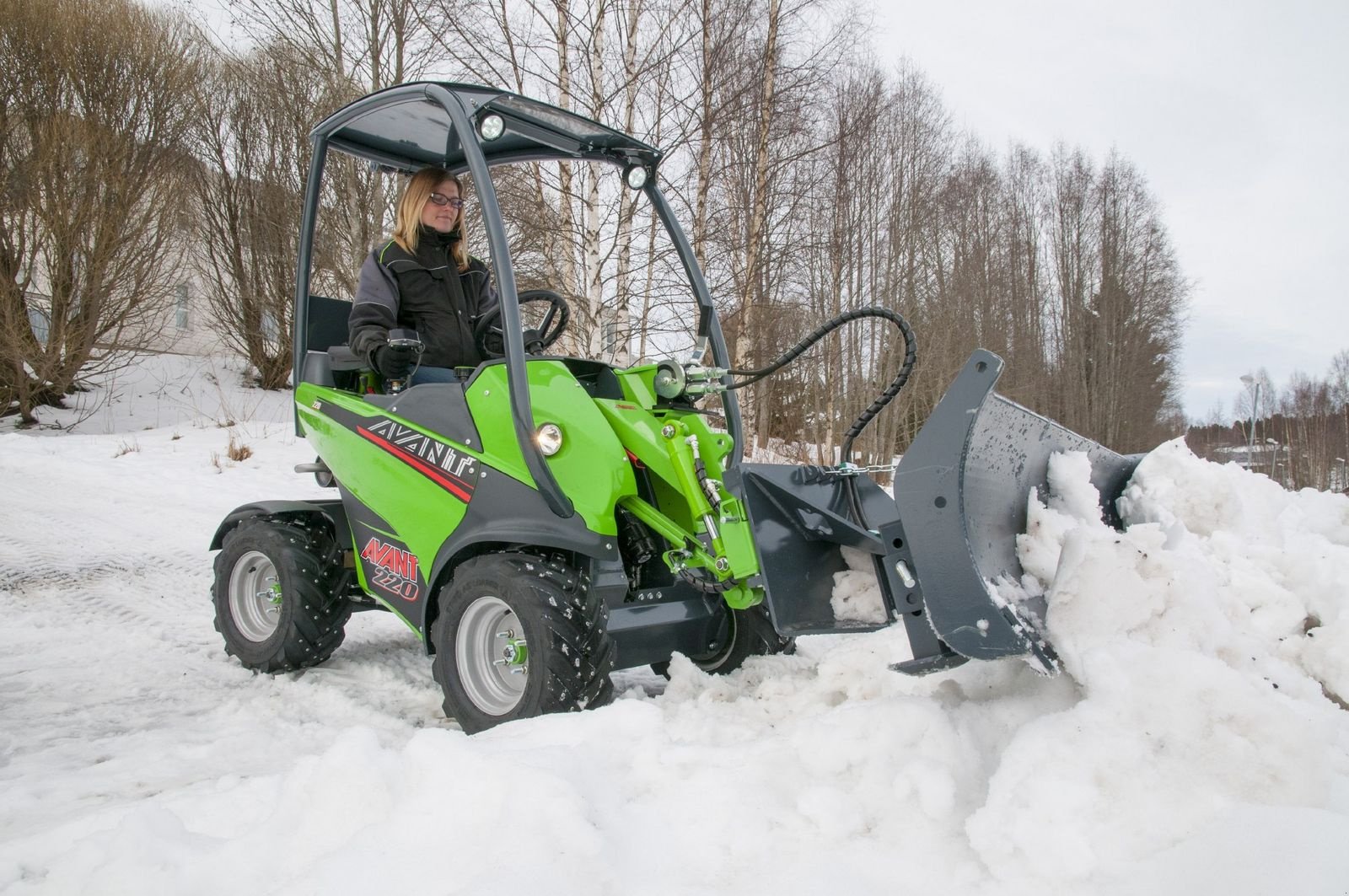 Hoflader des Typs Avant Avant 220 Multifunktionslader, Neumaschine in Waidhofen an der Thaya (Bild 12)