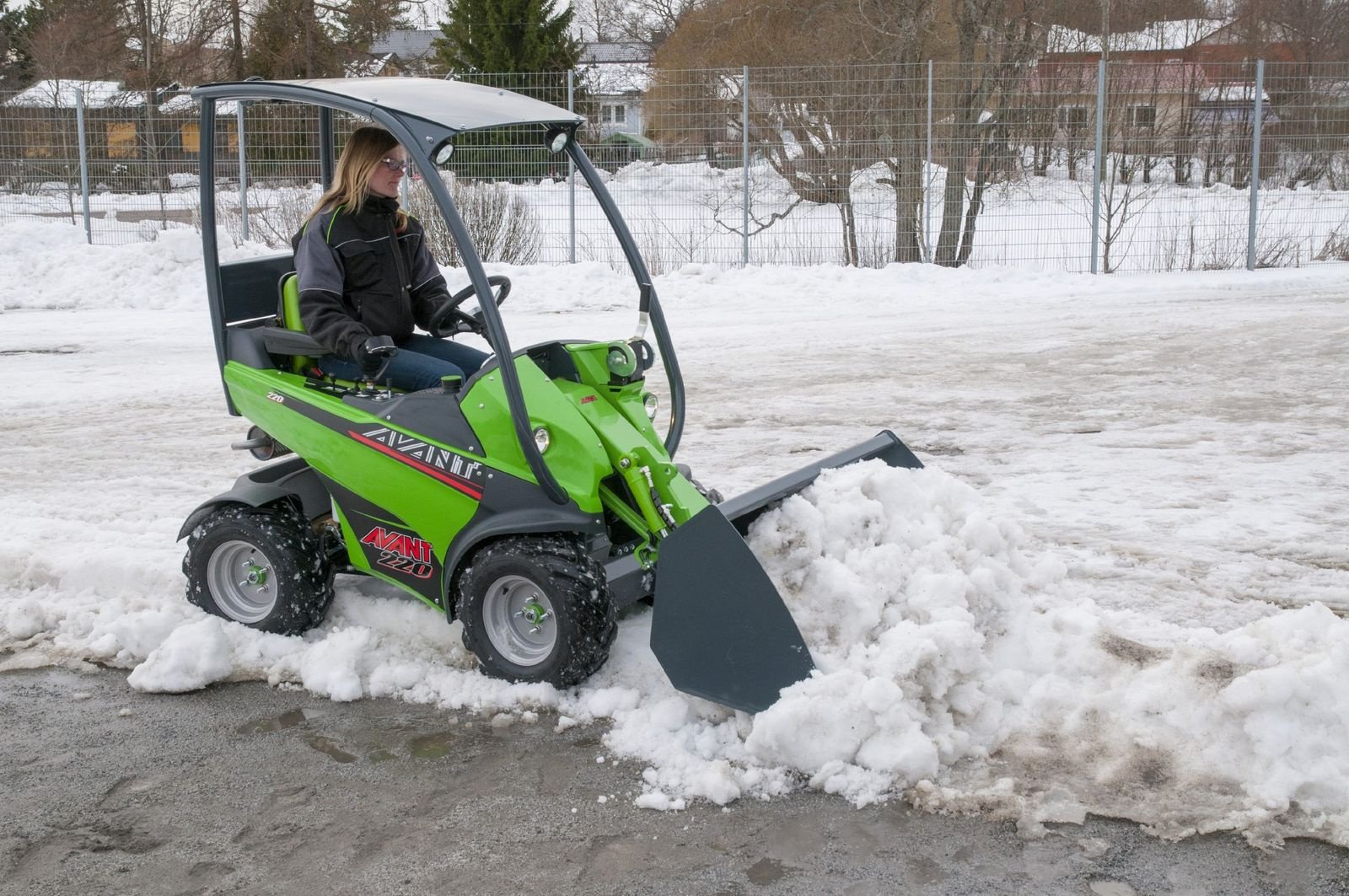 Hoflader of the type Avant Avant 220 Multifunktionslader, Neumaschine in Waidhofen an der Thaya (Picture 10)