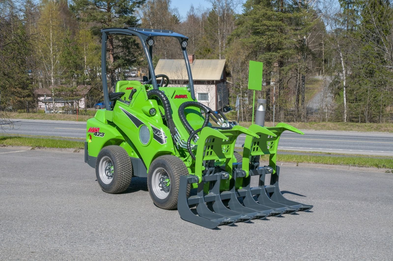 Hoflader of the type Avant Avant 423 Multifunktionslader, Neumaschine in Waidhofen an der Thaya (Picture 10)