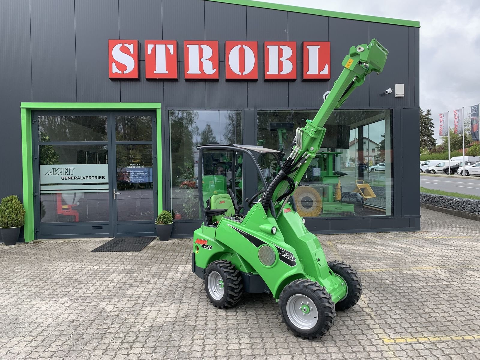 Hoflader of the type Avant Avant 423 Multifunktionslader, Neumaschine in Waidhofen an der Thaya (Picture 7)