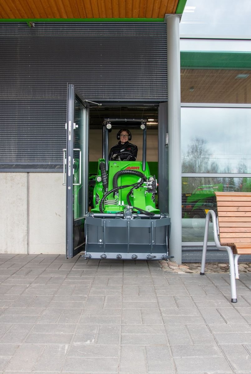 Hoflader of the type Avant Avant 423 Multifunktionslader, Neumaschine in Waidhofen an der Thaya (Picture 9)