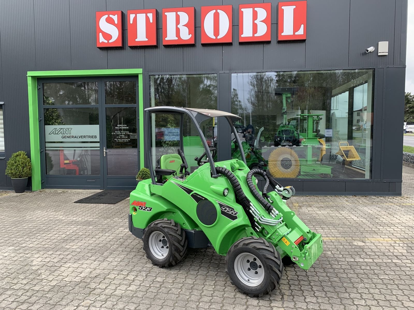 Hoflader des Typs Avant AVANT 523 Multifunktionslader, Neumaschine in Waidhofen an der Thaya (Bild 2)