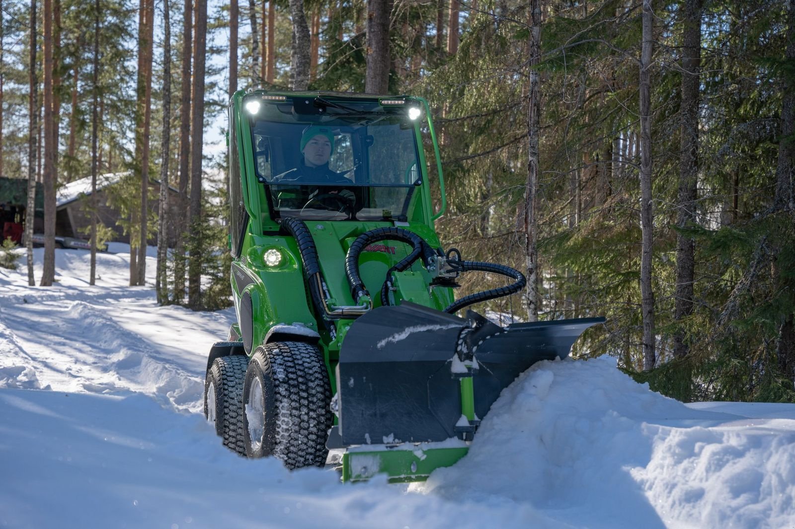 Hoflader a típus Avant Avant 530 Hoflader - Komfortkabine, Straßenzulas, Neumaschine ekkor: Waidhofen an der Thaya (Kép 8)
