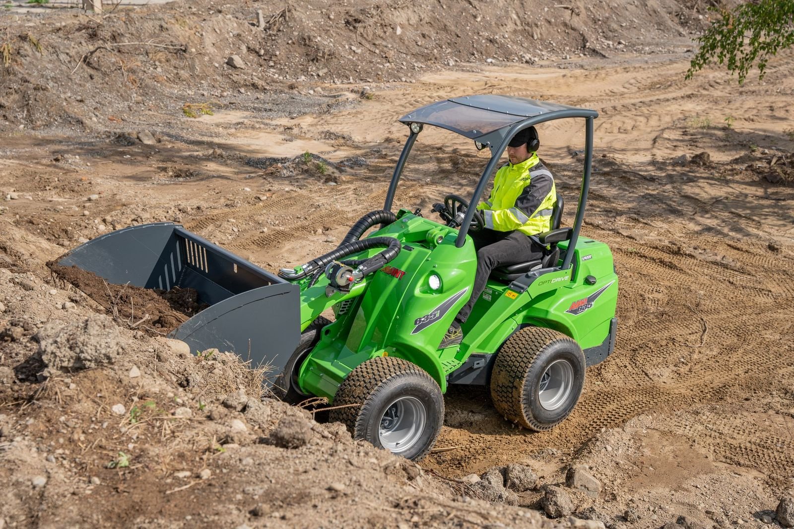 Hoflader of the type Avant Avant 640i Multifunktionslader mit Austria Paket, Neumaschine in Waidhofen an der Thaya (Picture 5)