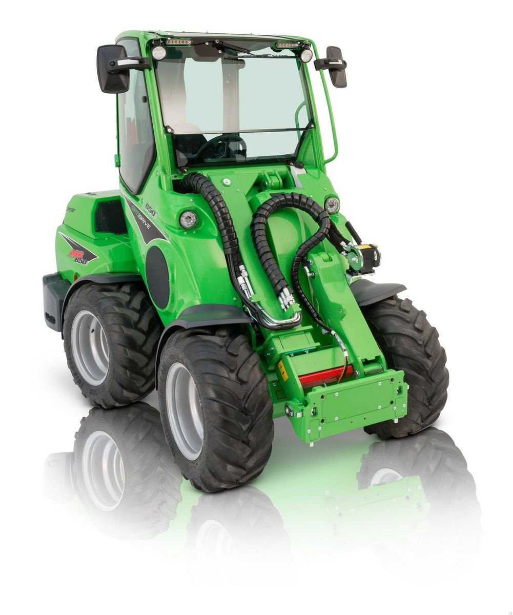 Hoflader of the type Avant AVANT 650i mit Komfortkabine, Neumaschine in Waidhofen an der Thaya (Picture 1)