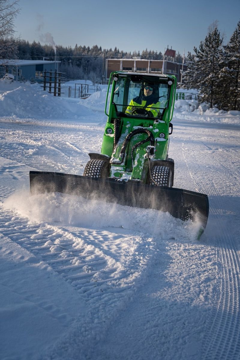 Hoflader of the type Avant AVANT 650i mit Komfortkabine, Neumaschine in Waidhofen an der Thaya (Picture 7)