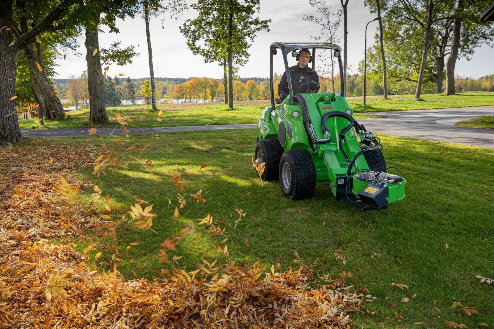 Hoflader of the type Avant AVANT 650i mit Komfortkabine, Neumaschine in Waidhofen an der Thaya (Picture 13)