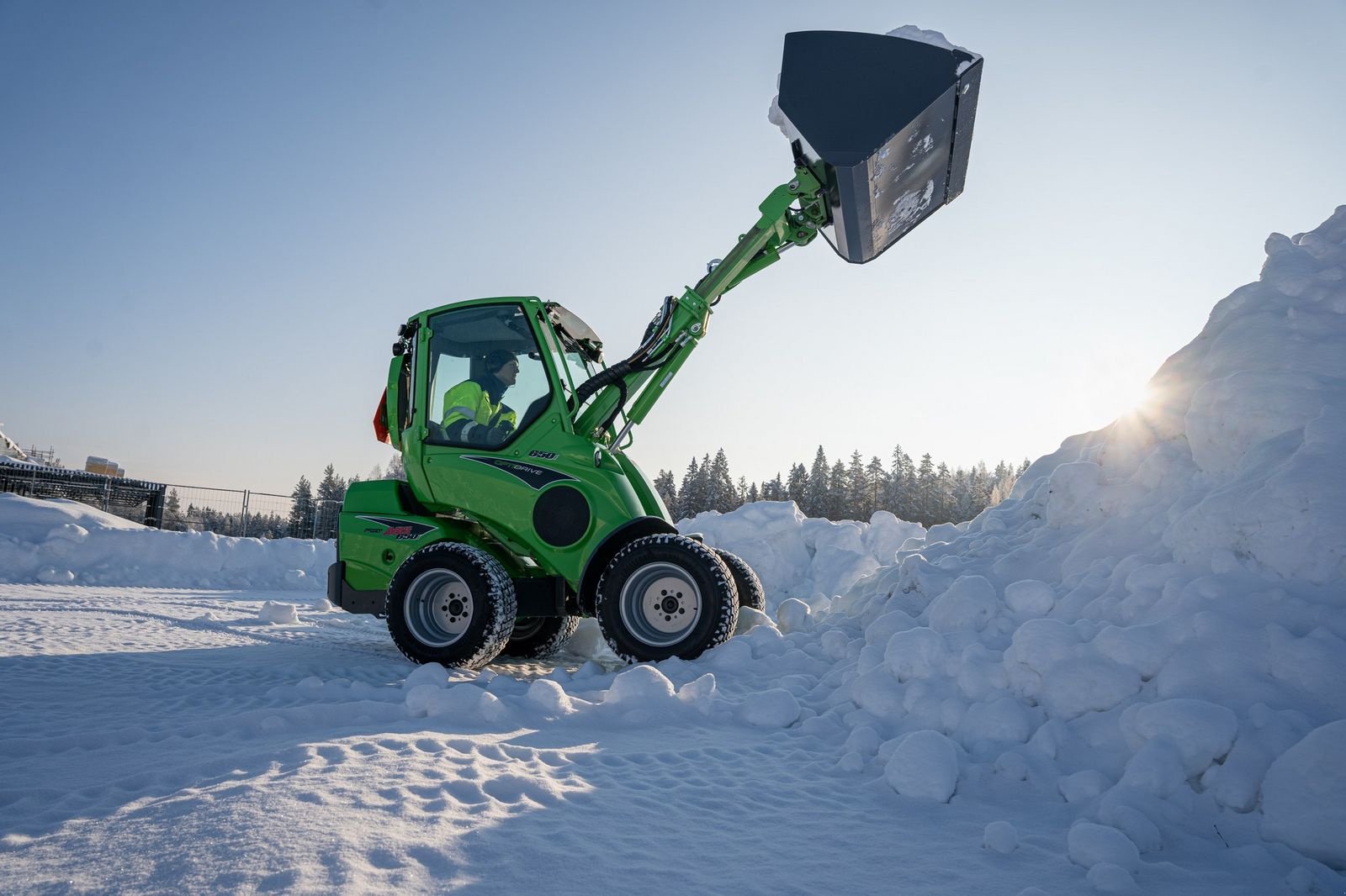 Hoflader of the type Avant AVANT 650i mit Komfortkabine, Neumaschine in Waidhofen an der Thaya (Picture 8)