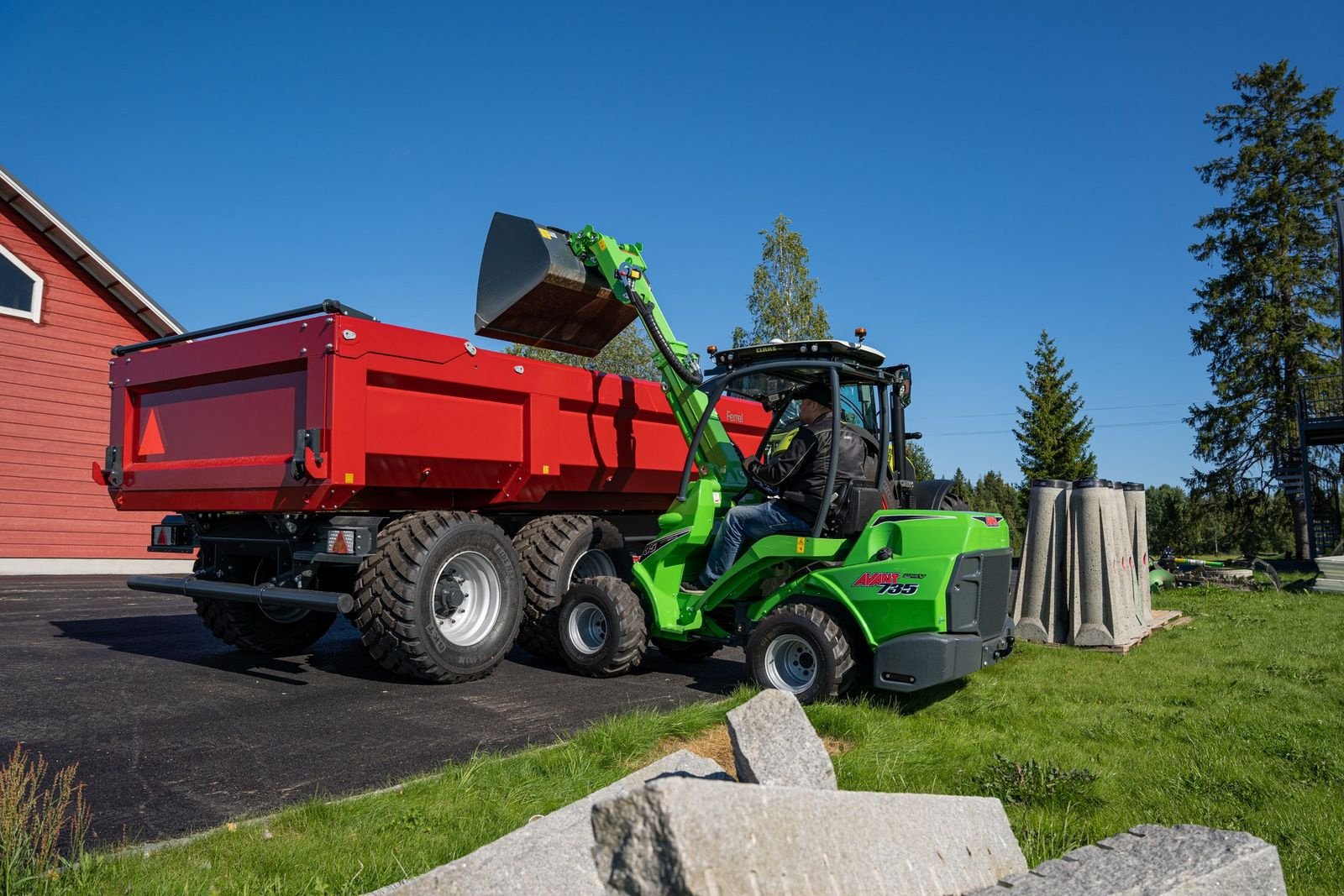 Hoflader of the type Avant Avant 735 Multifunktionslader, Neumaschine in Waidhofen an der Thaya (Picture 13)