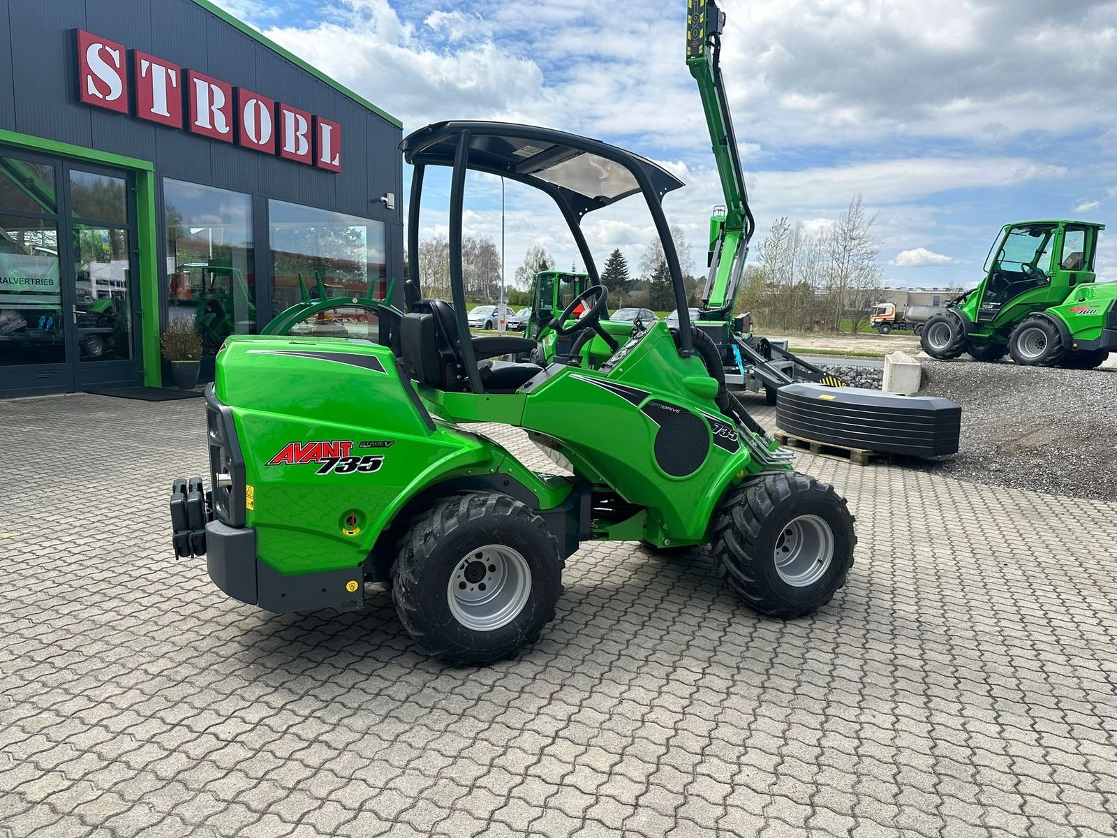 Hoflader of the type Avant Avant 735 Multifunktionslader, Neumaschine in Waidhofen an der Thaya (Picture 5)