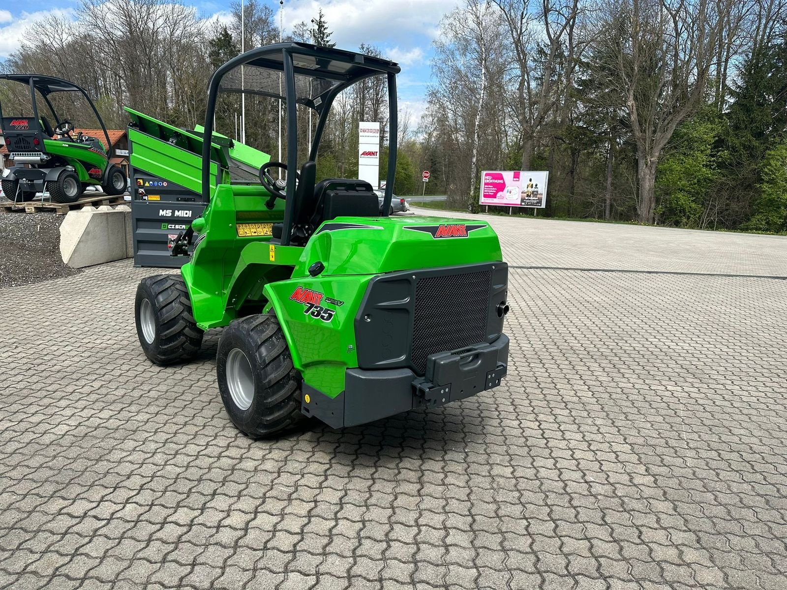 Hoflader of the type Avant Avant 735 Multifunktionslader, Neumaschine in Waidhofen an der Thaya (Picture 7)