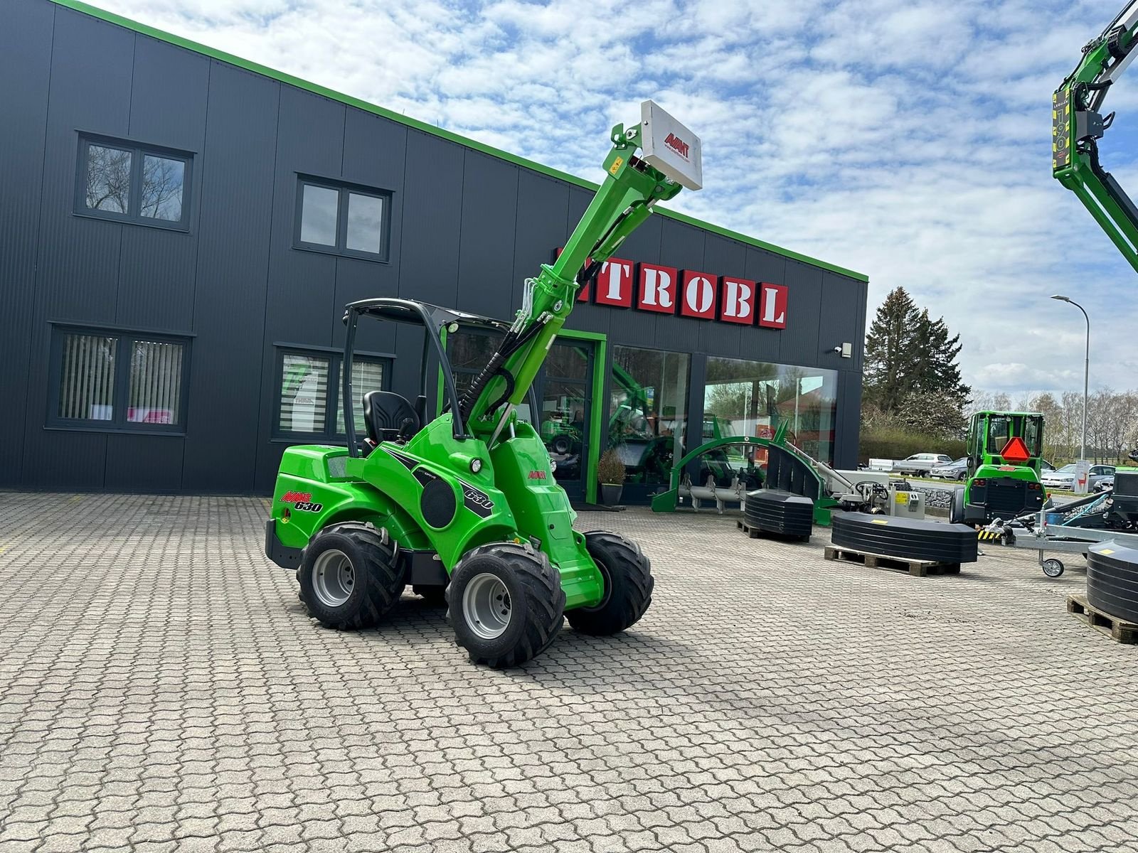 Hoflader of the type Avant Avant 755i Multifunktionslader, Neumaschine in Waidhofen an der Thaya (Picture 2)