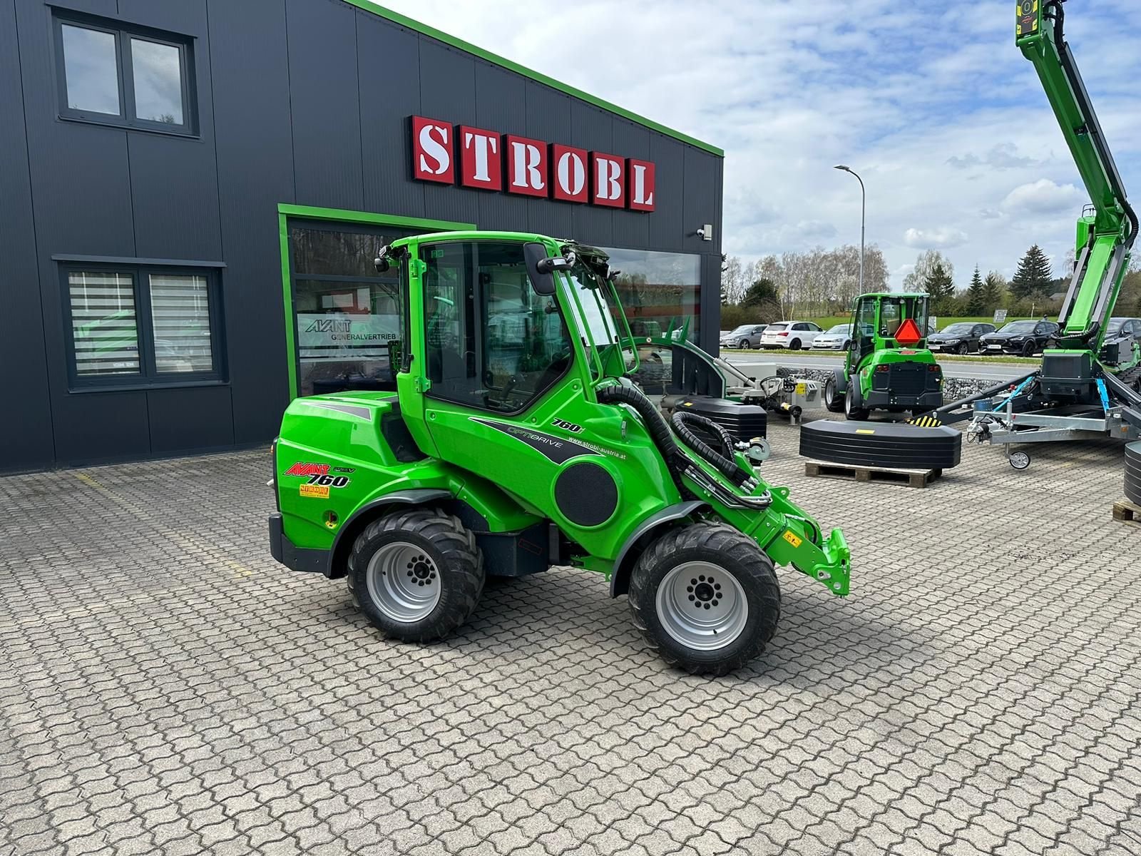 Hoflader of the type Avant Avant 760i Multifunktionslader mit GT Kabine, Neumaschine in Waidhofen an der Thaya (Picture 1)