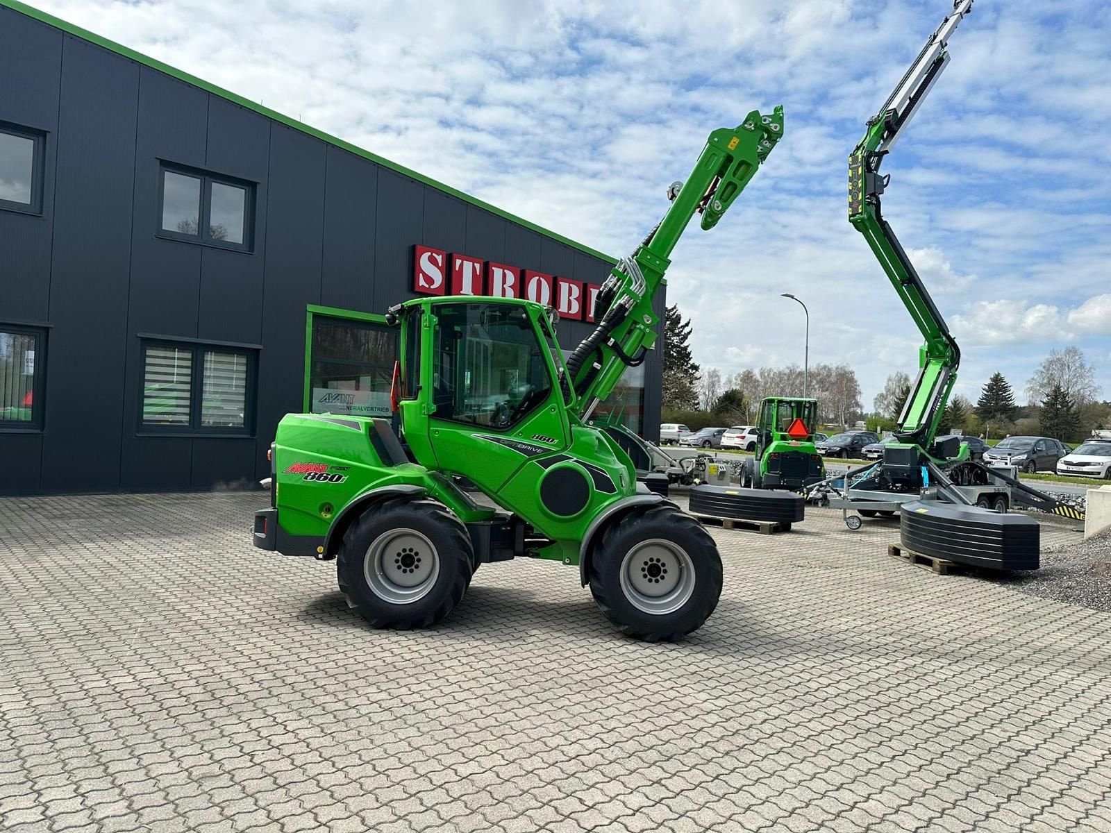 Hoflader of the type Avant Avant 860i Multifunktionslader GT Kabine, Neumaschine in Waidhofen an der Thaya (Picture 8)