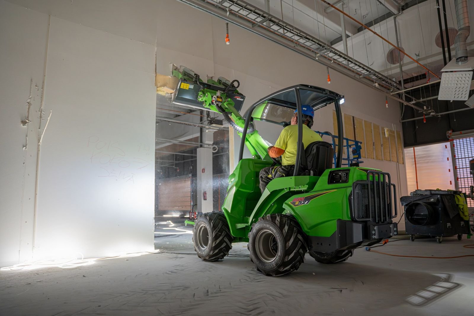 Hoflader a típus Avant Avant e513 Multifunktionslader, Neumaschine ekkor: Waidhofen an der Thaya (Kép 12)