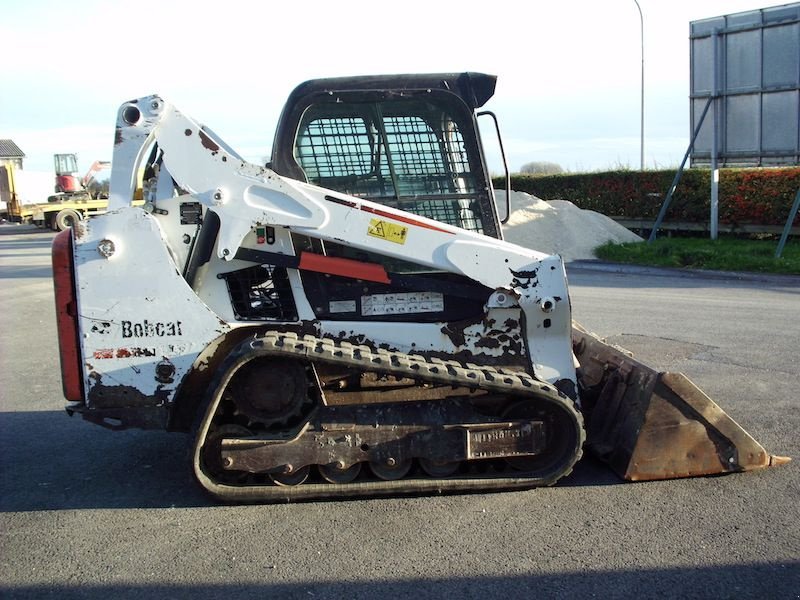 Hoflader tipa Bobcat T590, Gebrauchtmaschine u St Cyr/Morin (Slika 1)
