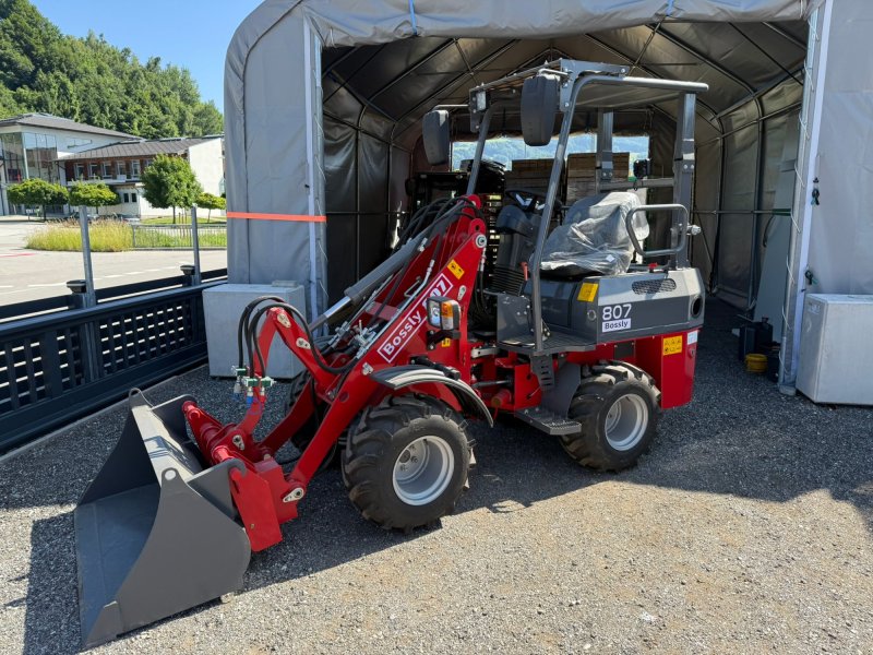 Hoflader des Typs Bossly 807 NEU, Neumaschine in Mondsee (Bild 1)