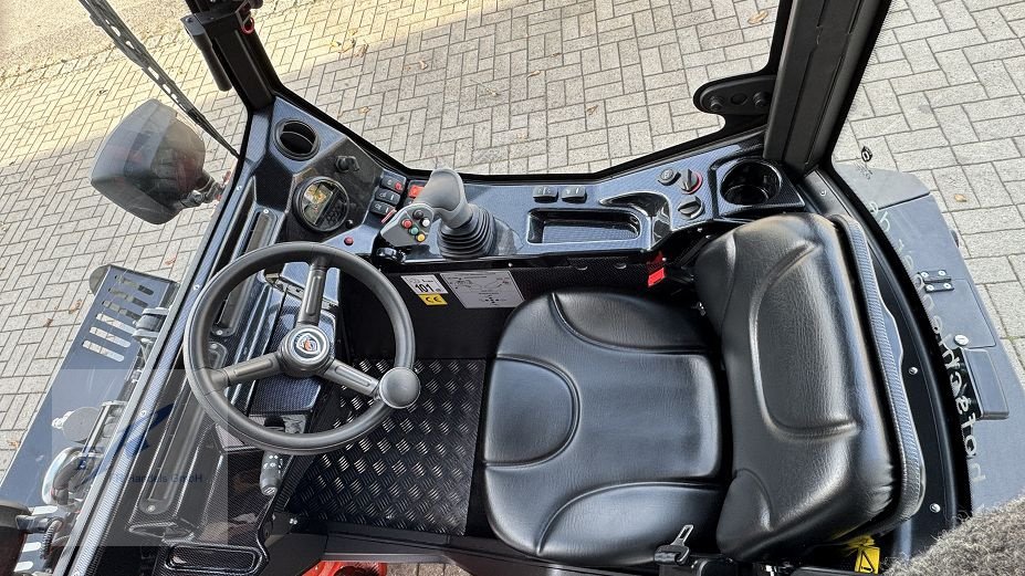 Hoflader des Typs Cast Group 33 TLX Carbon mit Kabine 20 km/h Hoflader Kompaktlader Teleskoplader wie Avant/Multione, Neumaschine in Bruckmühl (Bild 7)