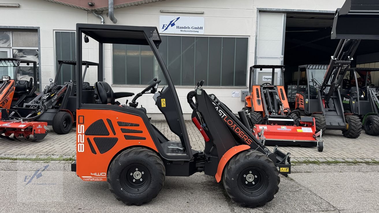 Hoflader of the type Cast Group 825 D ! Aktion Neu ! Hoflader Kompaktlader Teleskoplader, Gebrauchtmaschine in Bruckmühl (Picture 1)