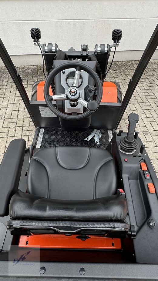 Hoflader of the type Cast Group 825 D ! Aktion Neu ! Hoflader Kompaktlader Teleskoplader, Gebrauchtmaschine in Bruckmühl (Picture 11)