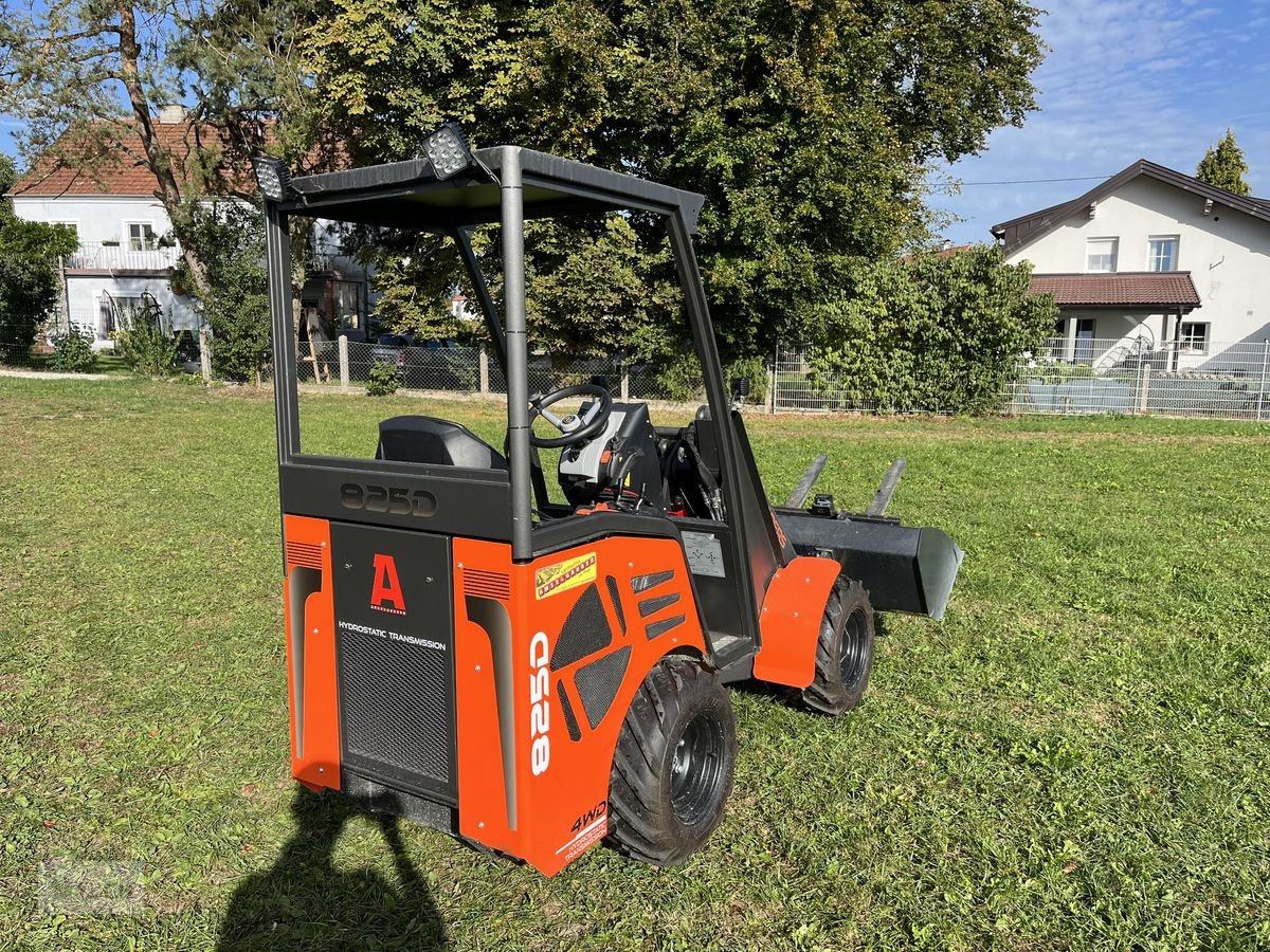 Hoflader of the type Cast Group 825D mit nur 40h, Gebrauchtmaschine in Burgkirchen (Picture 5)