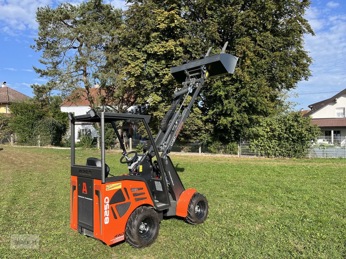 Hoflader of the type Cast Group 825D mit nur 40h, Gebrauchtmaschine in Burgkirchen (Picture 3)