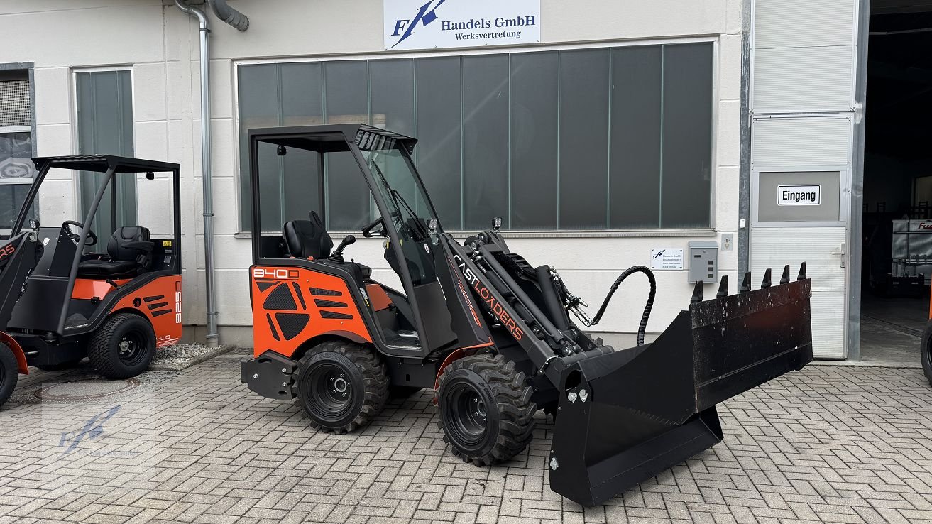 Hoflader of the type Cast Group 840 D Teleskoplader Knicklader Hoflader 1,1 t Kipplast 20 km/h, Gebrauchtmaschine in Bruckmühl (Picture 1)