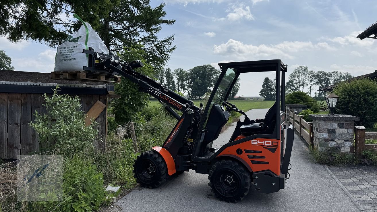 Hoflader of the type Cast Group 840 D Teleskoplader Knicklader Hoflader 1,1 t Kipplast 20 km/h, Gebrauchtmaschine in Bruckmühl (Picture 3)