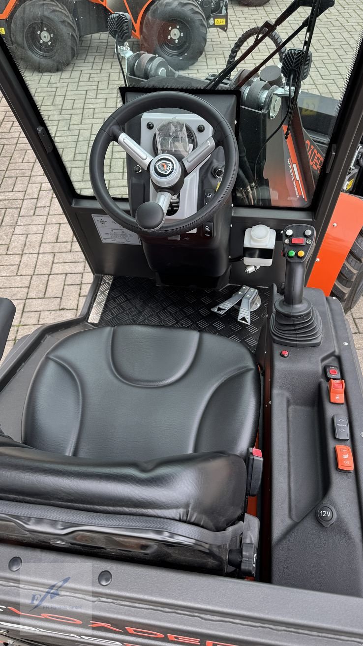 Hoflader of the type Cast Group 840 D Teleskoplader Knicklader Hoflader 1,1 t Kipplast 20 km/h, Gebrauchtmaschine in Bruckmühl (Picture 4)