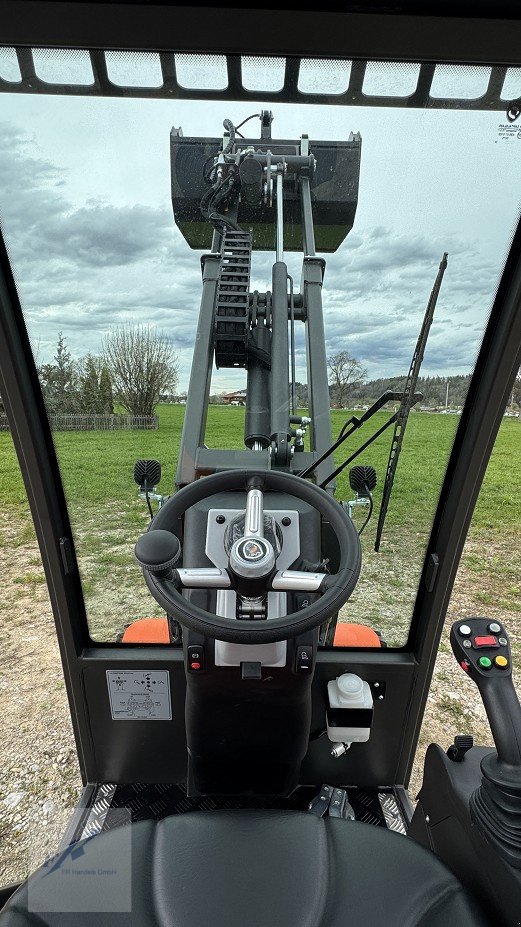 Hoflader of the type Cast Group 840 D Teleskoplader Knicklader Hoflader 1,1 t Kipplast 20 km/h, Gebrauchtmaschine in Bruckmühl (Picture 5)