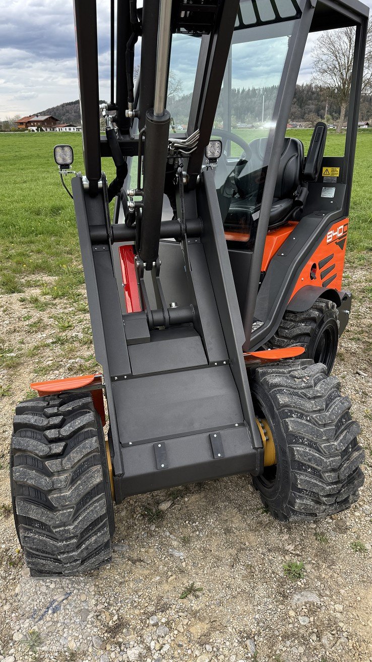 Hoflader of the type Cast Group 840 D Teleskoplader Knicklader Hoflader 1,1 t Kipplast 20 km/h, Gebrauchtmaschine in Bruckmühl (Picture 10)