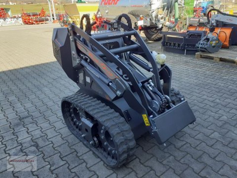 Hoflader des Typs Cast Group Cast SSQ 22  Minilader mit Kettenfahrwerk, Gebrauchtmaschine in Tarsdorf (Bild 2)
