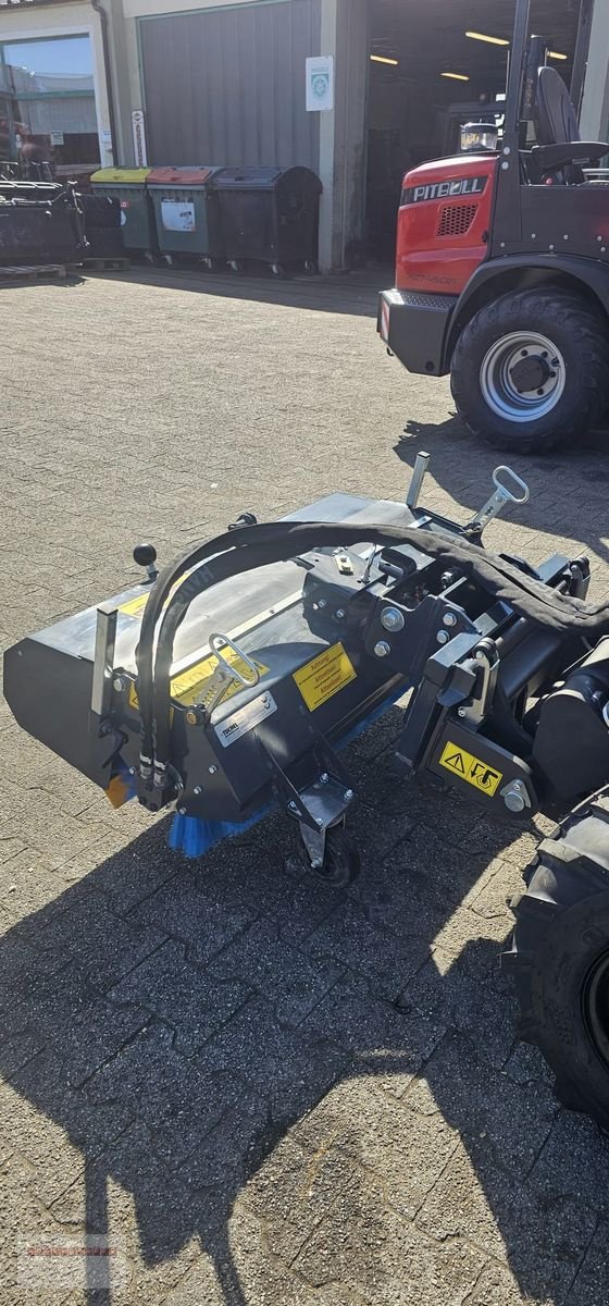 Hoflader des Typs Cast Group Kehrmaschine 100  Cast, Avant, Norcar, Multione, Gebrauchtmaschine in Tarsdorf (Bild 9)