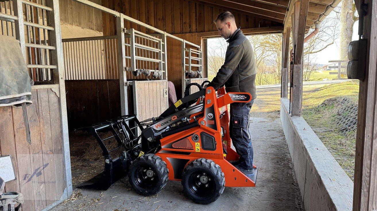 Hoflader of the type Cast Group WorkyQuad SSQ 11 Minilader, Kompaktlader, Skidlader, Hoflader, Neumaschine in Bruckmühl (Picture 13)
