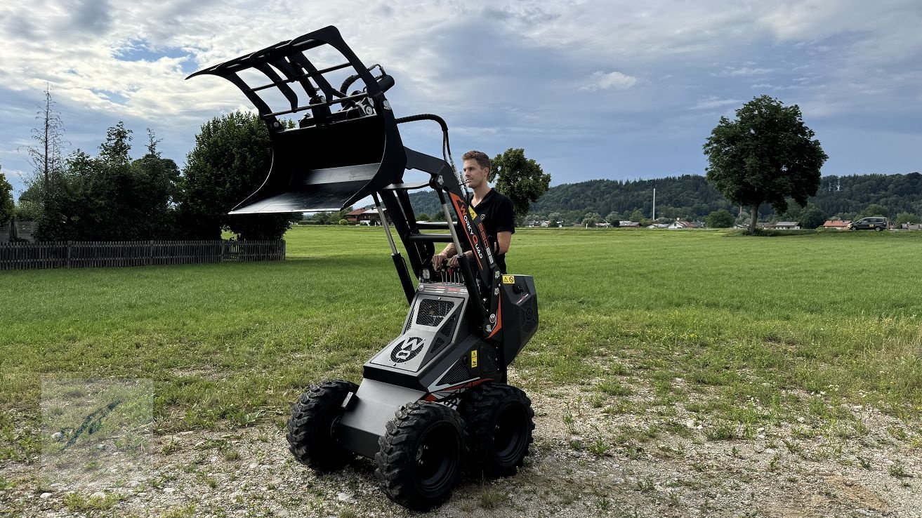 Hoflader of the type Cast Group WorkyQuad SSQ 22 Minilader Kompaktlader Skidlader, Gebrauchtmaschine in Bruckmühl (Picture 2)
