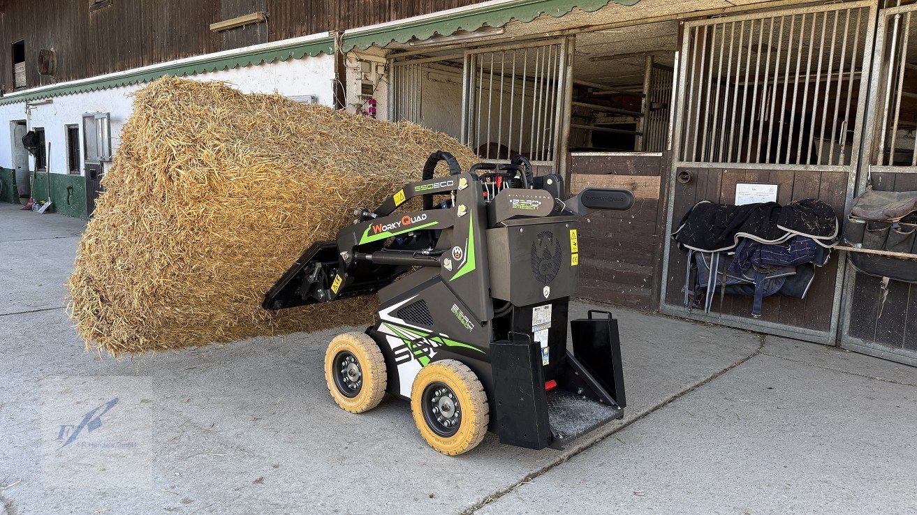 Hoflader of the type Cast Group WorkyQuad SSQ ECO Minilader Elektrolader Elektro Kompaktlader 0,74 m, Neumaschine in Bruckmühl (Picture 4)