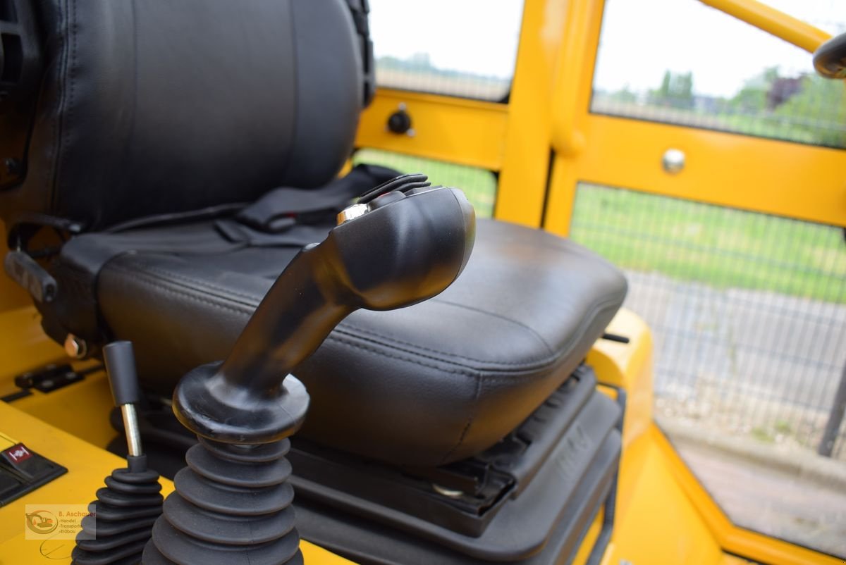 Hoflader of the type Eurotrac Eurotrac T13-CF, Neumaschine in Dimbach (Picture 4)