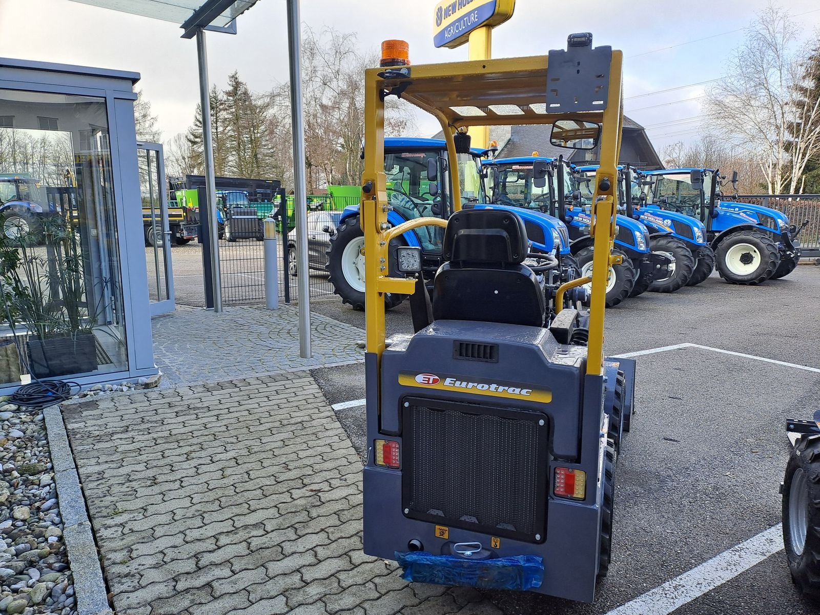 Hoflader of the type Eurotrac Eurotrac W10, Neumaschine in Burgkirchen (Picture 8)