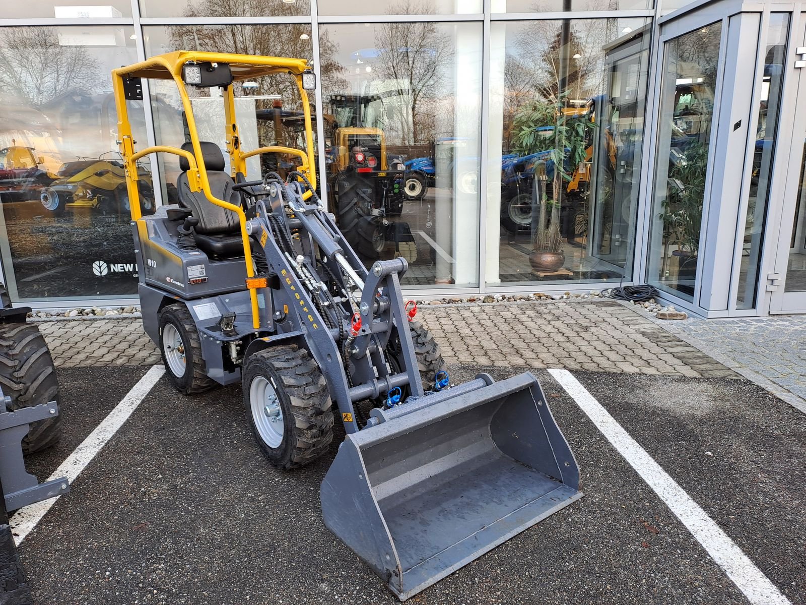 Hoflader of the type Eurotrac Eurotrac W10, Neumaschine in Burgkirchen (Picture 9)