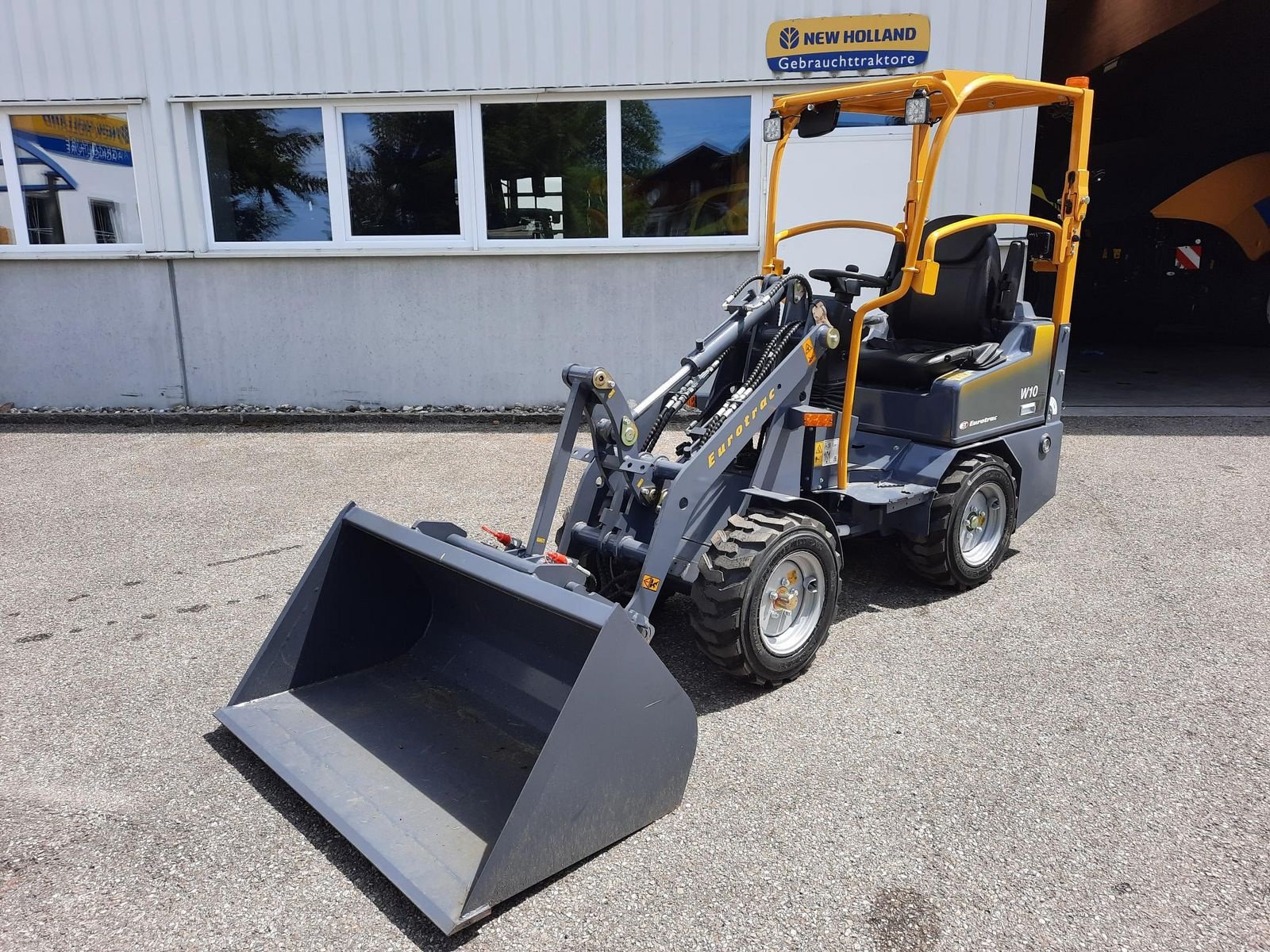 Hoflader of the type Eurotrac Eurotrac W10, Neumaschine in Burgkirchen (Picture 10)