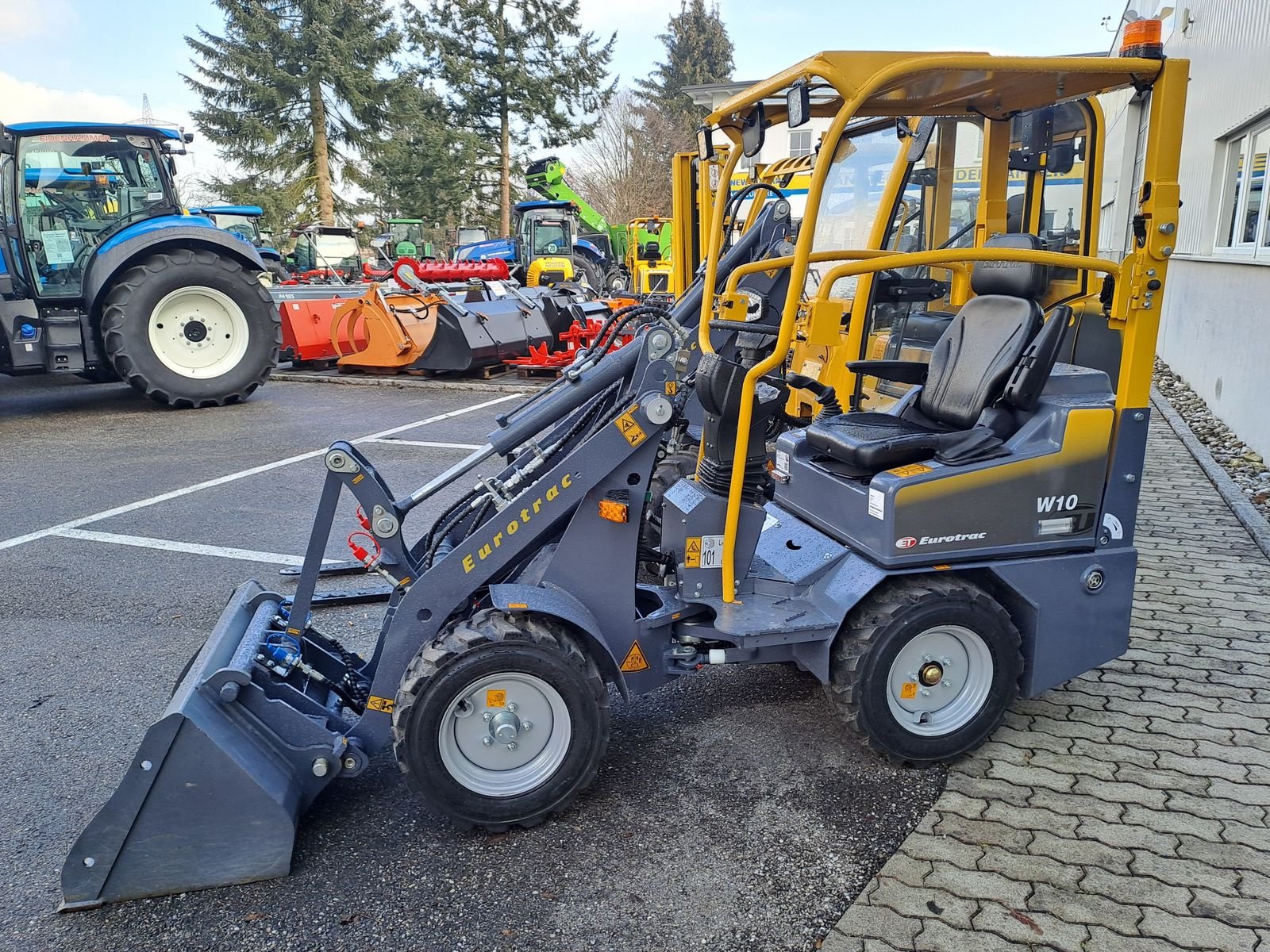 Hoflader of the type Eurotrac Eurotrac W10, Neumaschine in Burgkirchen (Picture 5)