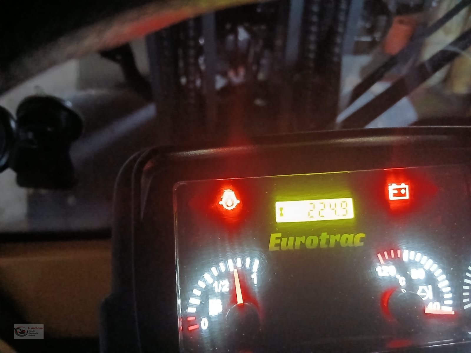 Hoflader of the type Eurotrac Eurotrac W12-CS Vorführer mit Schaufel und Vollk, Vorführmaschine in Dimbach (Picture 4)