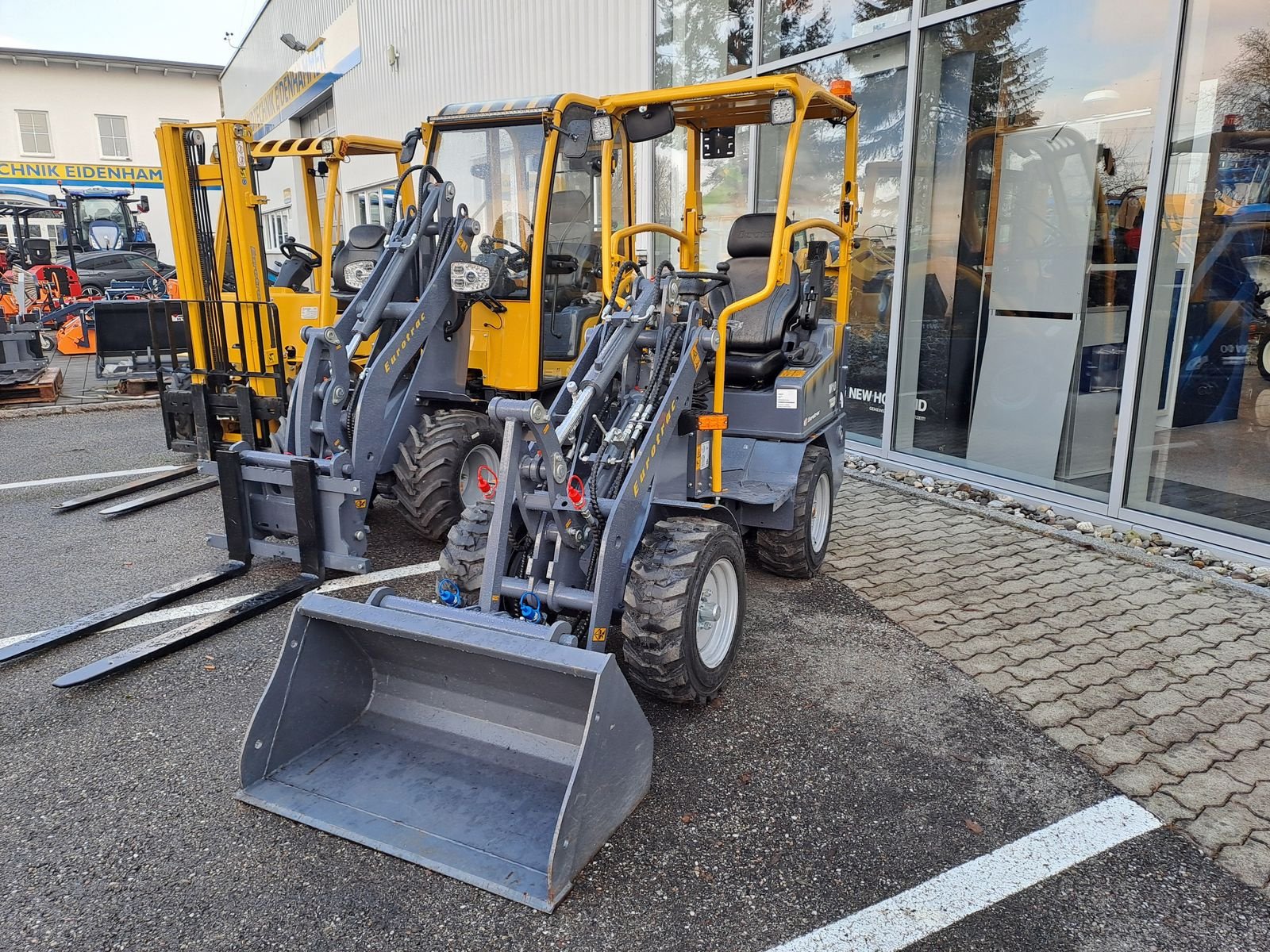 Hoflader of the type Eurotrac HOFLADER EUROTRAC W10, Neumaschine in Burgkirchen (Picture 1)