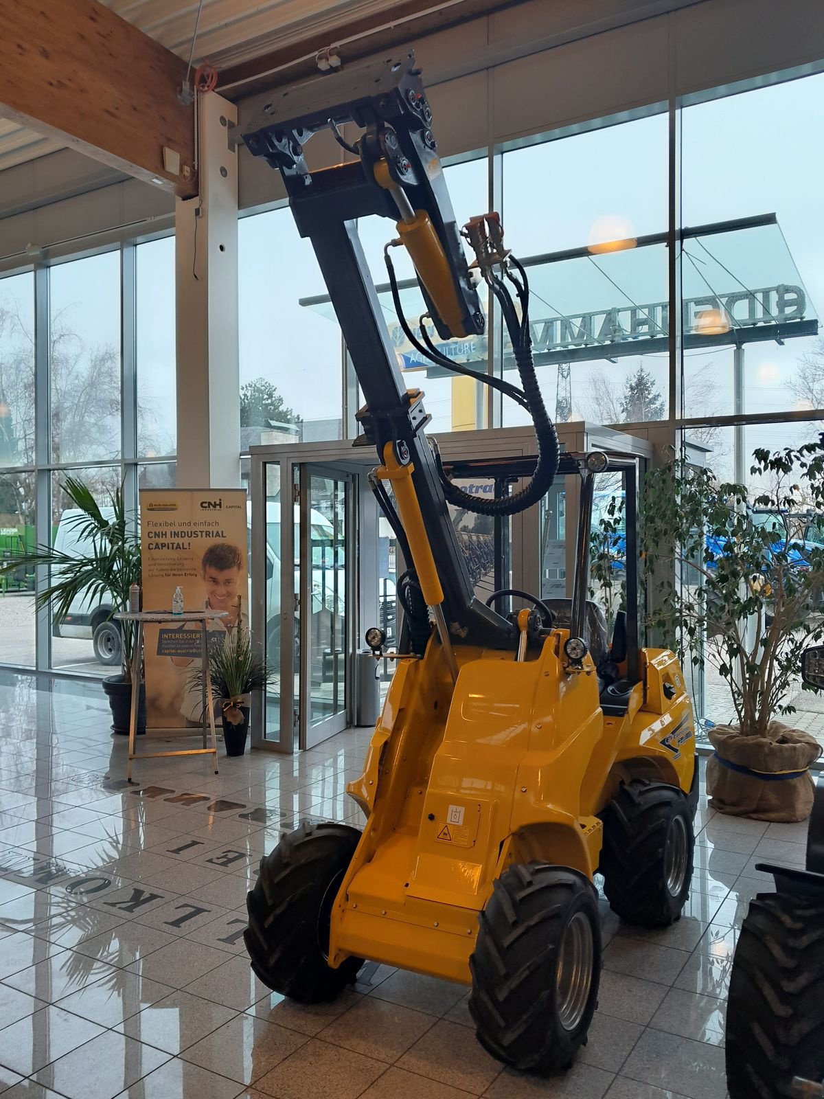 Hoflader Türe ait Eurotrac T11, Neumaschine içinde Burgkirchen (resim 2)